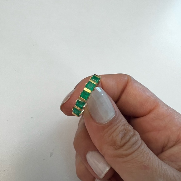 Emerald ring. HALF ETERNITY RINGE 18K YELLOW. - Picture 13 of 14